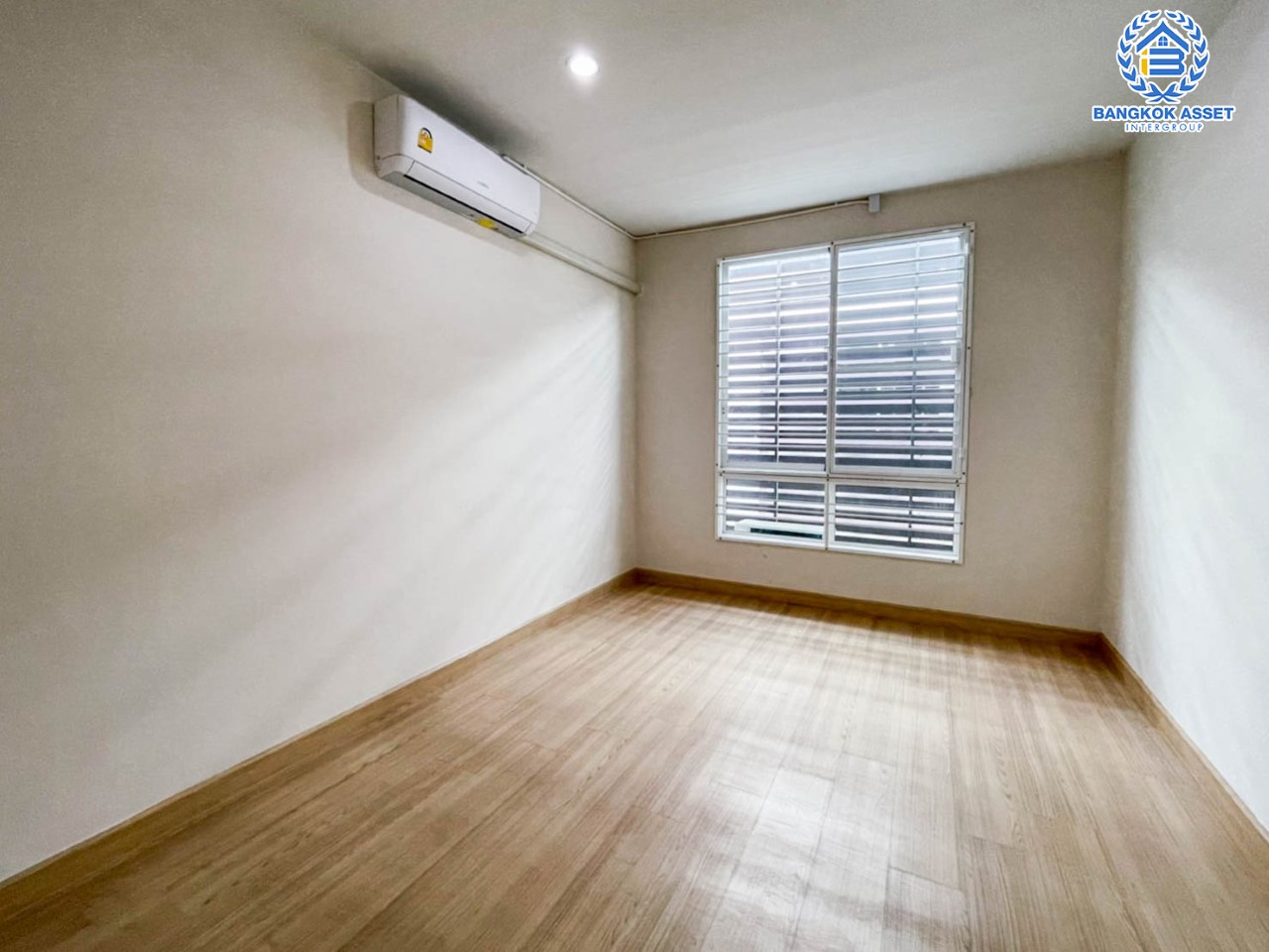 *****บ้านแฝดมือสอง ม.ทิพธนา เพชรเกษม 53 พร้อมรองรับทุกความสุข บนเนื้อที่ 40 ตร.ว. ฟังก์ชัน 4 ห้องนอน 3 ห้องน้ำ 2 ที่จอด บนทำเลใกล้ The Mall บางแค รถไฟฟ้าสายสีน้ำเงิน "สถานีบางแค" เชื่อมสู่ถนนกาญจนาภิเษก, ถนนเพชรเกษม, ถนนพุทธมณฑลสาย2